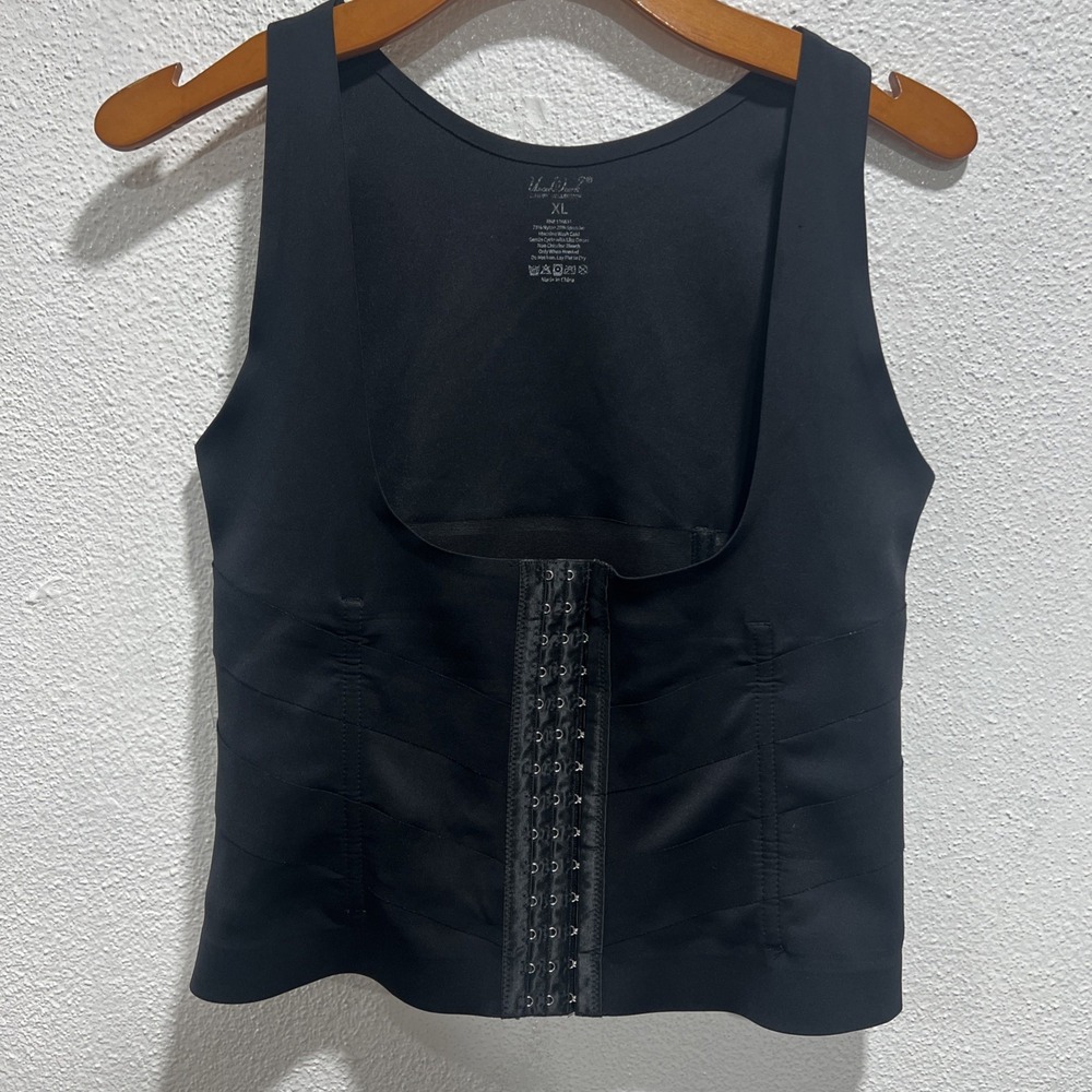 WOMAN'S BLACK CAMISOLE SHAPER .HIDES TUMMY CONTROL. HOOK & EYE.SZ XL